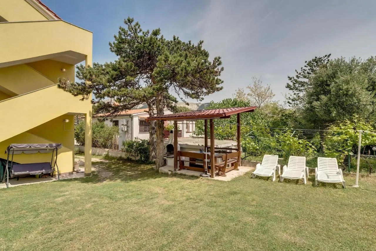 Apartments With A Parking Space Baska, Krk - 22048  Baska (Krk)